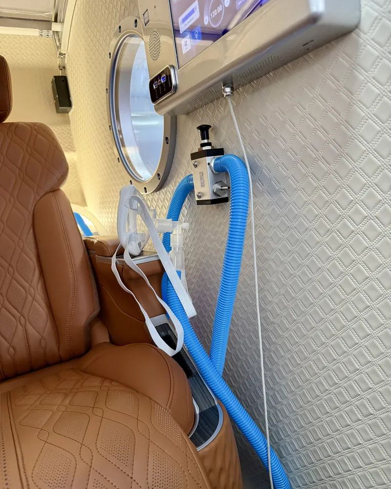 What is BIBS in a hyperbaric chamber? The 20L vs 10L oxygen system explained