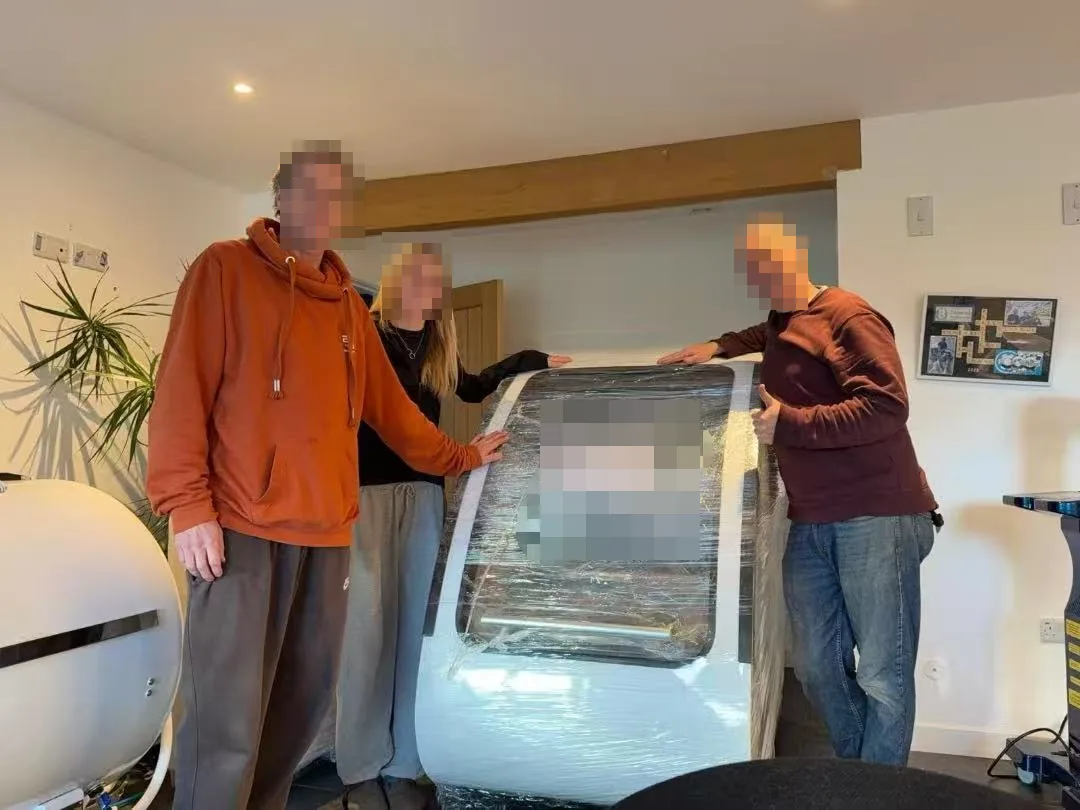 Protected handover indoors, main unit on the left