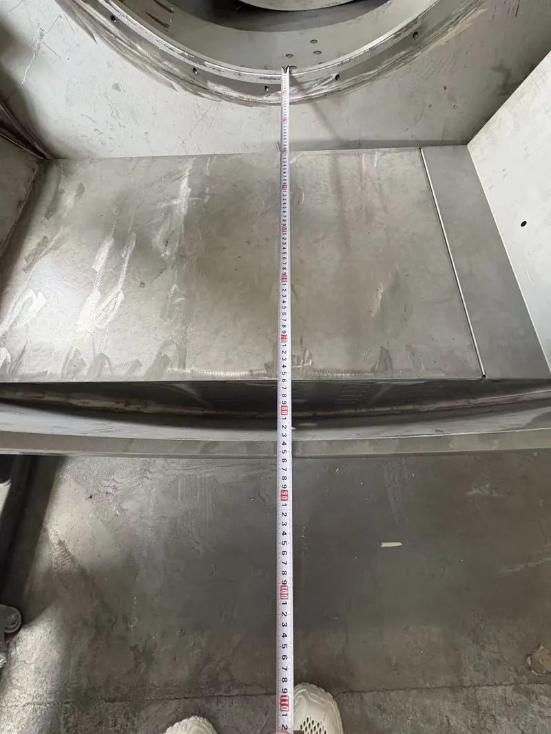 860 mm with both side glass panels removed