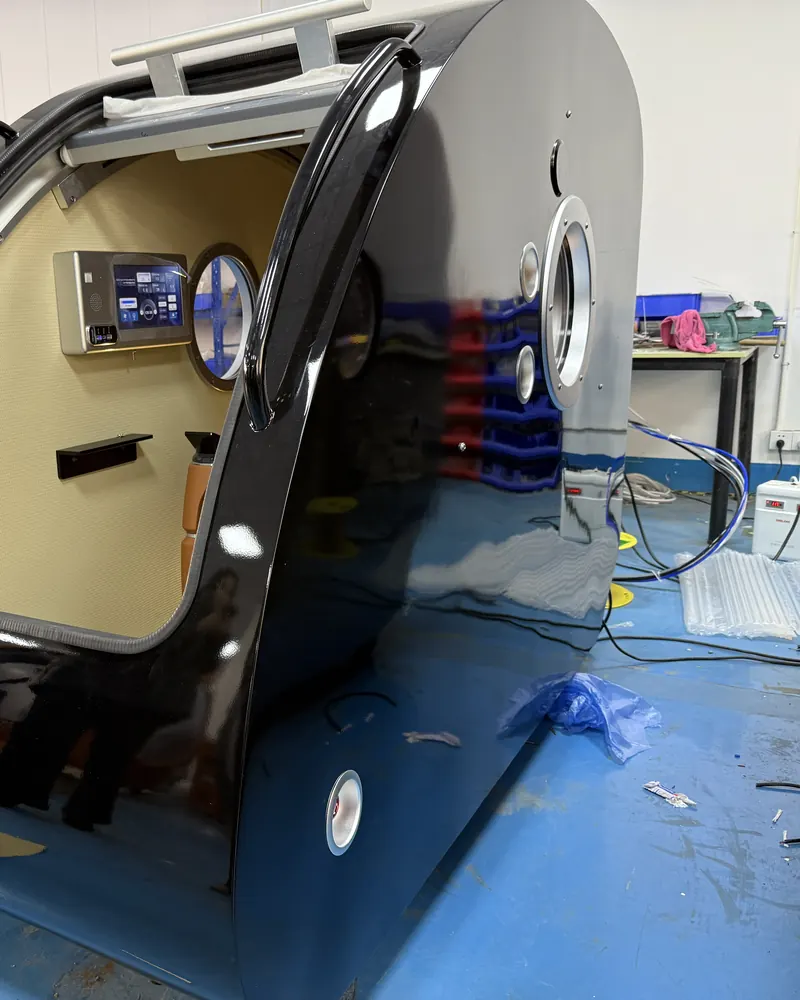 Side view with the door open