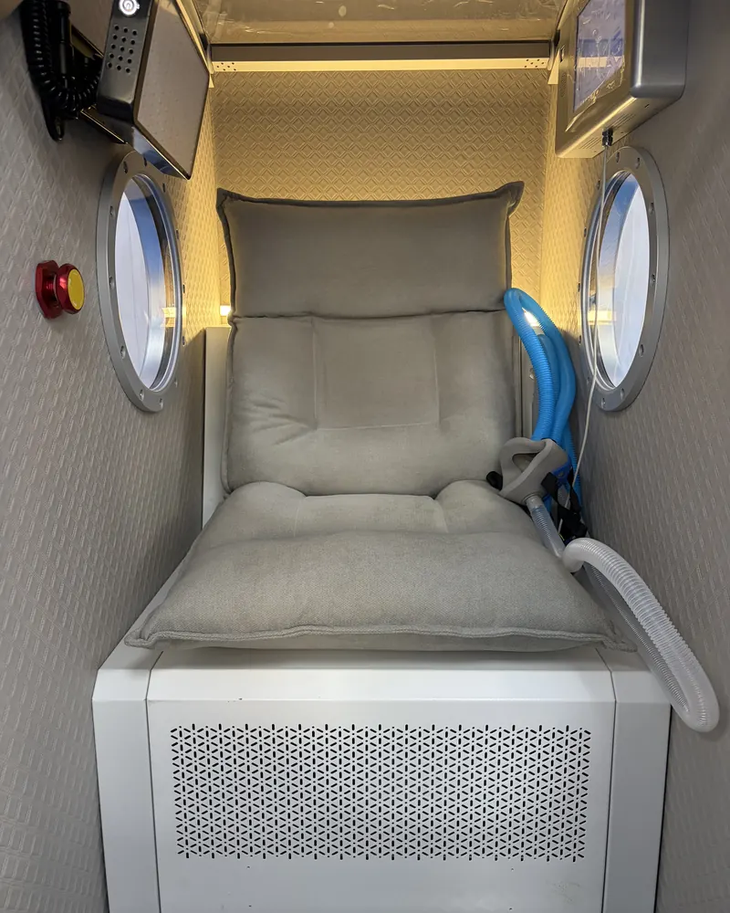 Built-in sofa with adjustable backrest