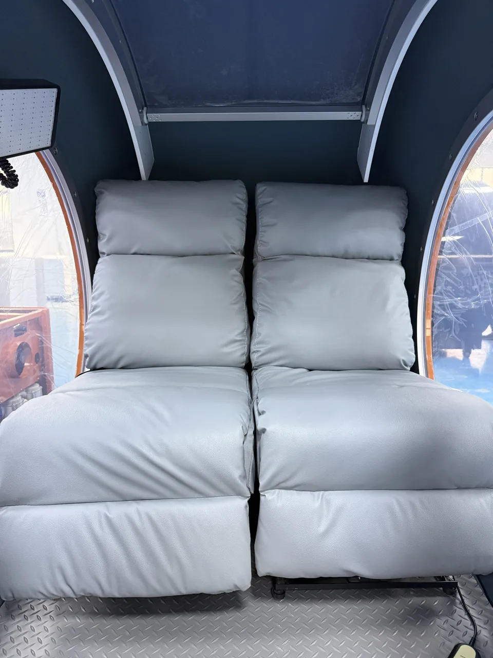 The two-seater sofa inside VISTA