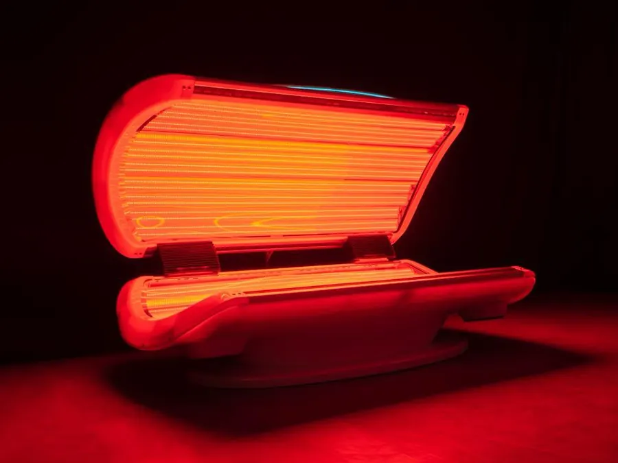 M6N dual-canopy red light therapy bed